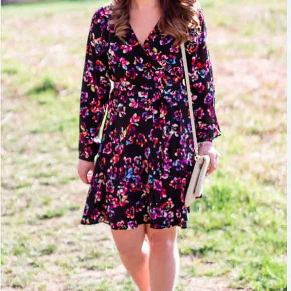 Yumi Kim Carla Wrap Dress Mini Long Sleeve Floral Butterfly Black Size Medium - Picture 2 of 12